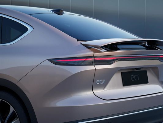 NIO EC7 Long Range EV SUV con passo tra le ruote di 2960 mm e struttura del corpo a 5 porte e 5 posti