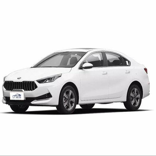 2024 KIA K3 Economy EV Car Compact Sedan Auto con autonomia di 410 km e velocità massima di 165 km/h