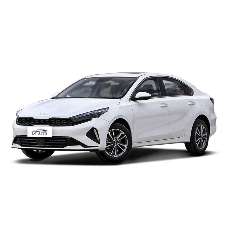 2024 Economy Auto a benzina KIA K3 auto compatta berlina Auto a benzina con e sedie in pelle
