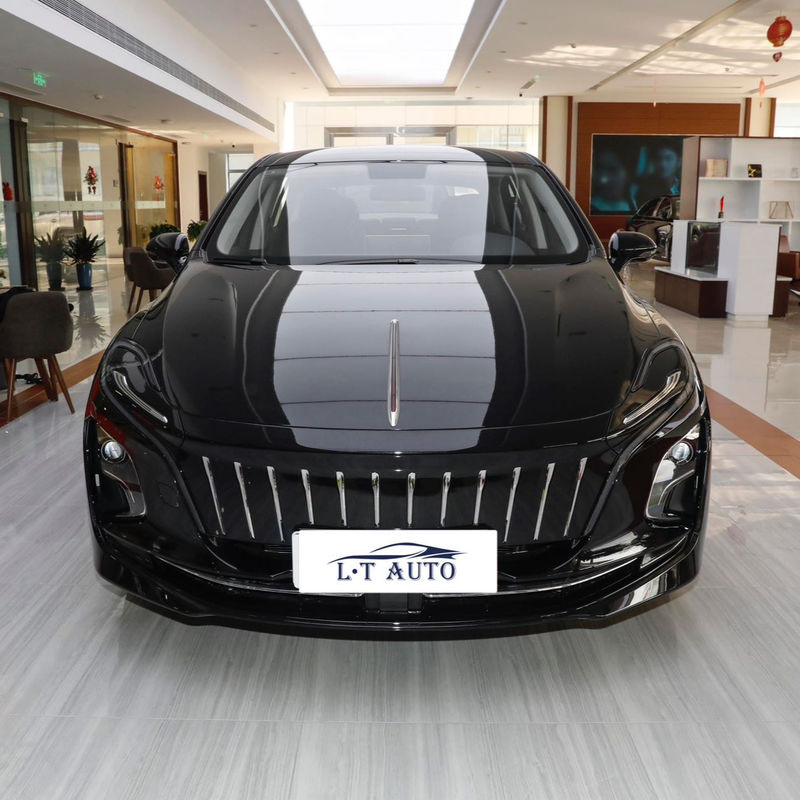 Comodo ed elegante Hongqi E-Qm5 Auto elettrica pura di medie dimensioni con passo tra le ruote di 2990 mm