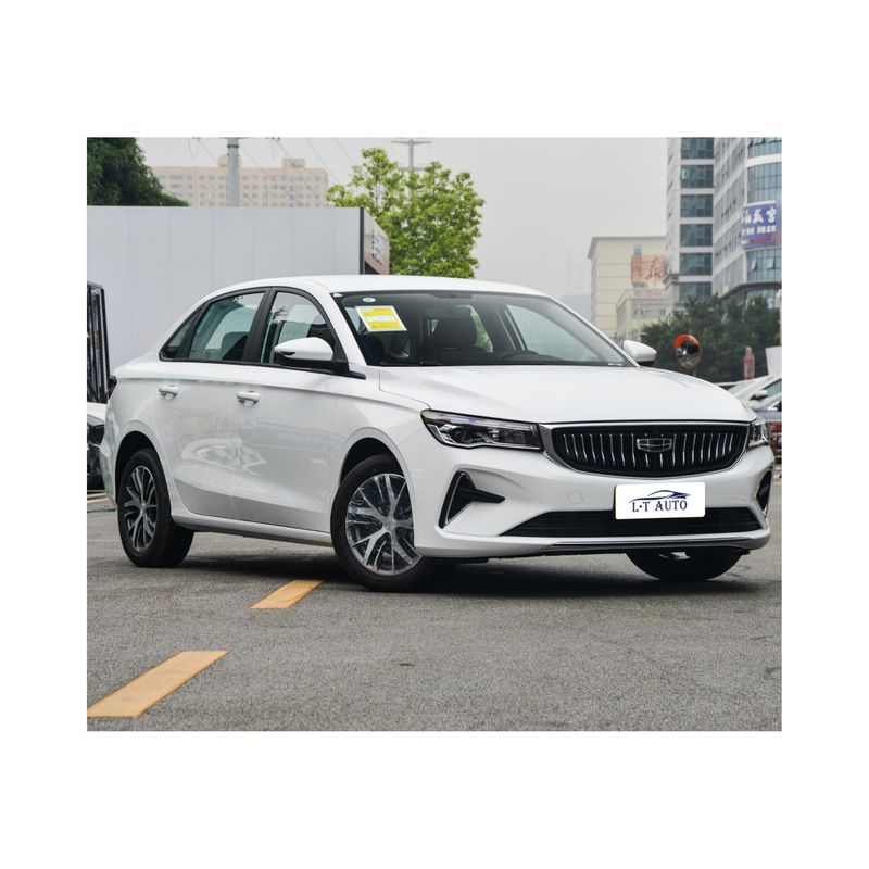 Geely Emgrand Intelligent Sedan 1.5L 1.8L Auto a benzina a benzina con tetto solare garantito