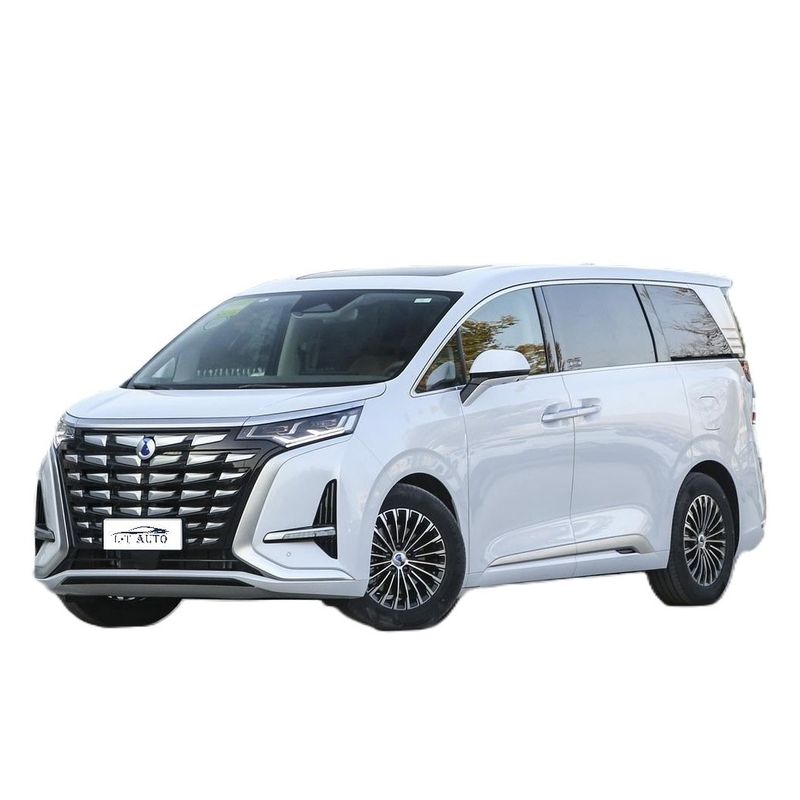 DENZA D9 MPV di lusso Il rivoluzionario veicolo elettrico 4WD con batteria da 103,36 kWh